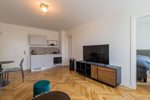 Hochwertige Wohnung Schönhauser Allee 69 - Perfekt für temporäres Wohnen in Berlin